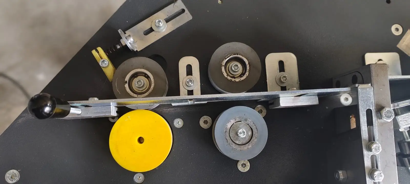 Eğri Kenar Bantlama Makinası Bant Sürücü Grubu